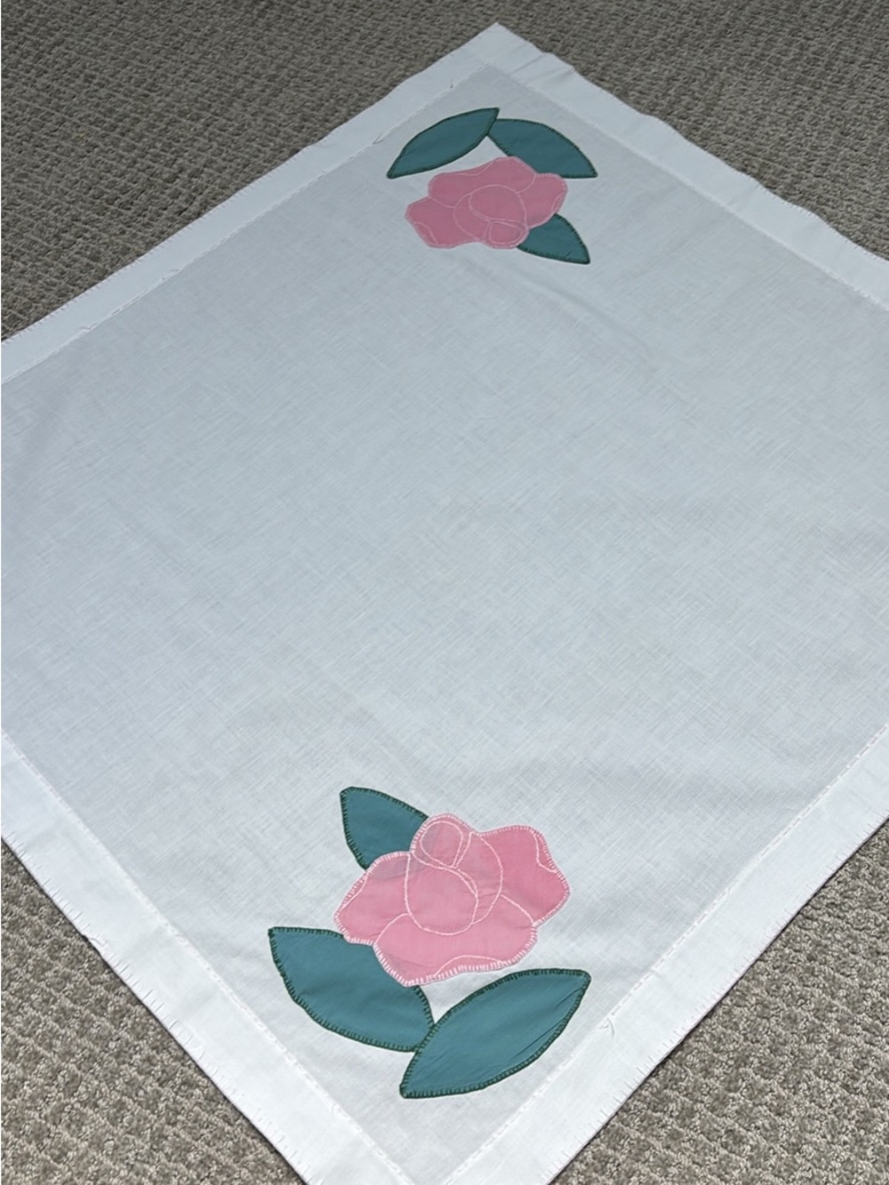 White Linen-Style Pink Rose Appliqué Tablecloth - Home Dining - Picture 4 of 4